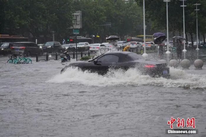 7月20日，河南出现持续性强降水天气