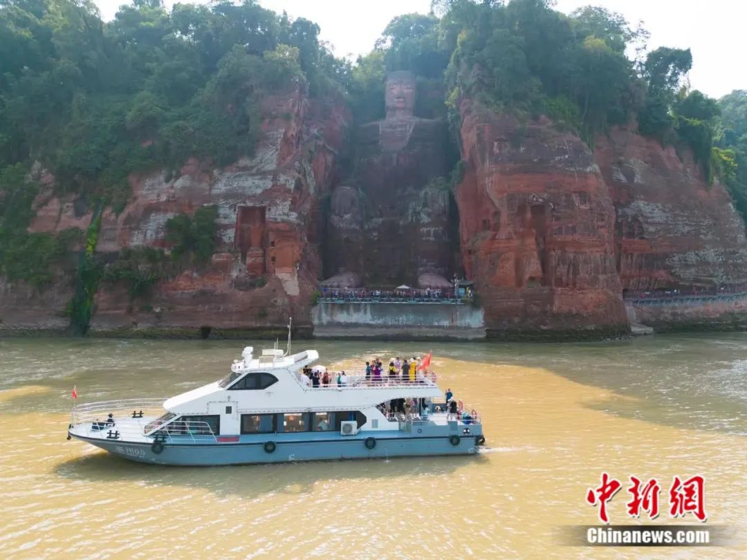 乐山大佛三江汇流处水位持续下降