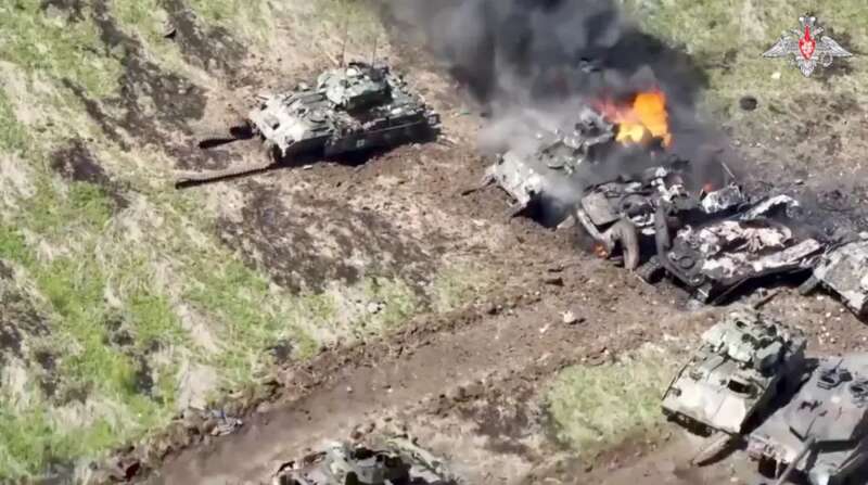 乌军的装甲车被摧毁