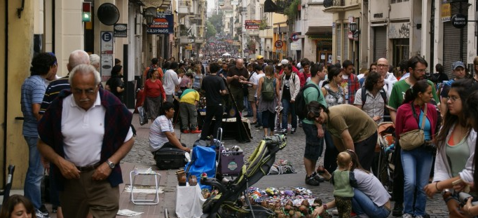 1989年，阿根廷通货膨胀高达5000%