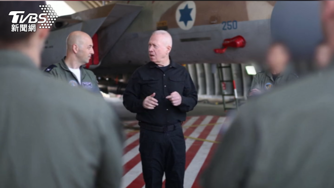 照片上这六名男子，身上明显穿着写有“媒体PRESS”字样的防弹背心，他们都是半岛电视台记者，然而却遭以国 ...