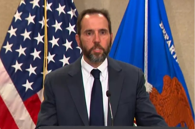 对他提出两起联邦刑事诉讼的司法部特别检察官史密斯（Jack Smith）