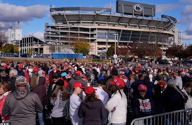 在这场势均力敌的竞选中，已有破纪录的 2,900 万人提前亲自投票或邮寄选票